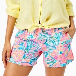 Lilly Pulitzer knit Callahan shorts in Multi Tropical Punch. Size 14